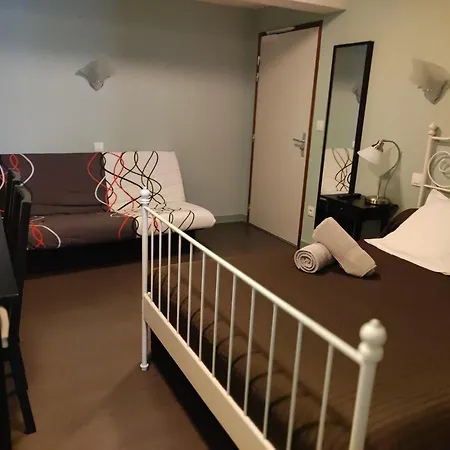 Les Pierres Folles Bed & Breakfast